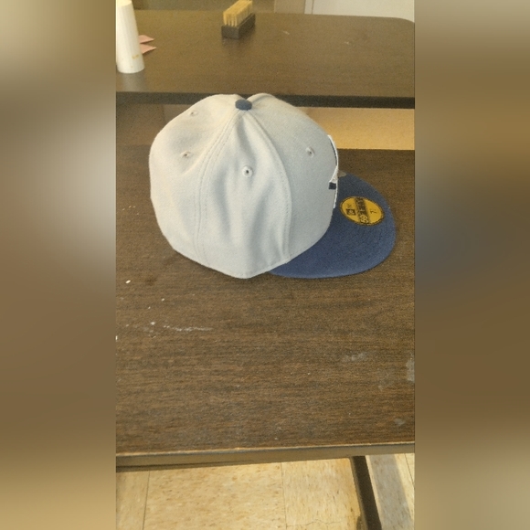 Used Dallas cowboy fitted hat size 7 1/4 - Picture 4 of 5